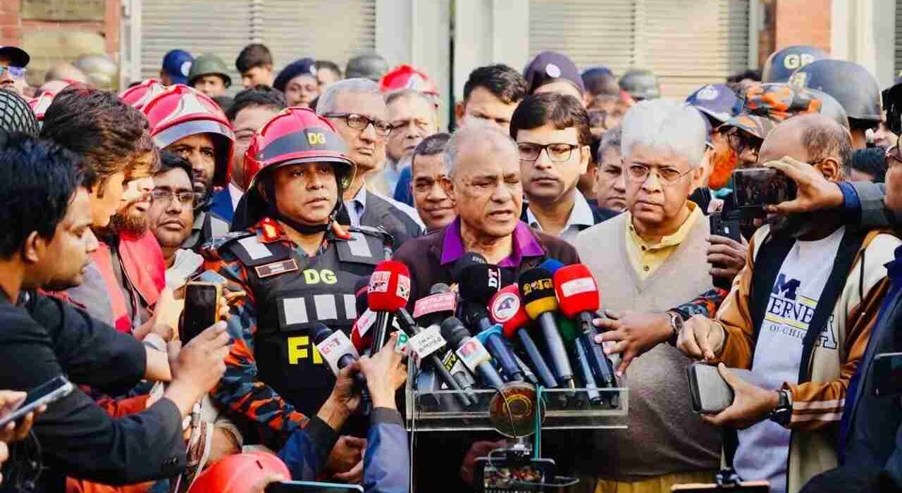 সচিবালয়ে আগুনের বিষয়ে যা বললেন স্বরাষ্ট্র উপদেষ্টা